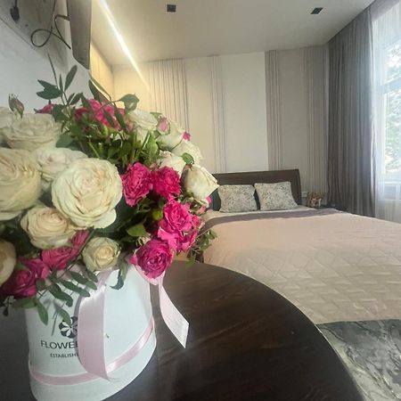 Favorit Apartments 1 Кім Безкоштовна Парковка Центр З Балконом Не Далеко Від Ж Д Вокзалу Звітні Документи 利沃夫 外观 照片
